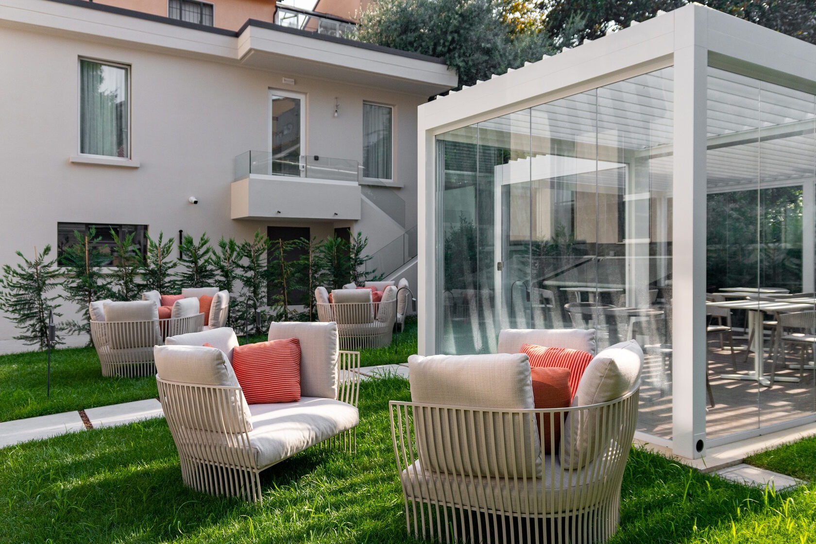 Martini 17 — the garden and lounge